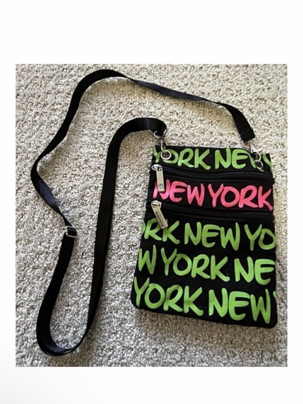 Robin Ruth Womens Small Crossbody Handbag New York Graphic Black Lime Green